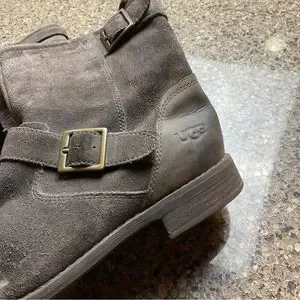 UGG Boots Lancing Brown Suede Cap Toe Moto Pull On Ankle Boot 1005714 Sz 10/ 43 UGG Brown Lancing 1005714 Suede Cap Toe Pull On Ankle Boots  main image 4